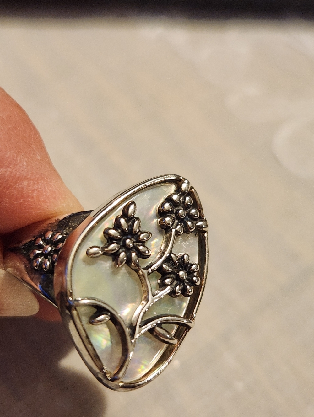Veronica Benally Sterling Silver Mother-of-Pearl Floral Ring SIZE 9 - Picture 3 of 16